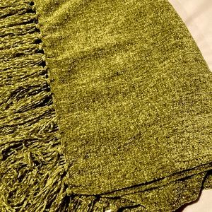 Beautiful Pier 1 Imports throw.